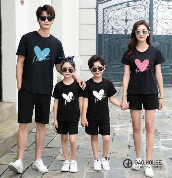 Đồng phục gia đình in hình trái tim màu đen