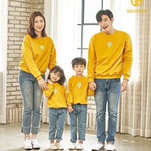 Đồng phục gia đình mùa đông màu vàng