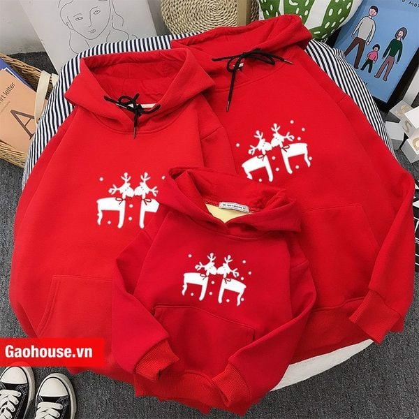 Mẫu áo gia đình Noel màu đỏ kiểu hoodie có mũ và túi trước ngực 