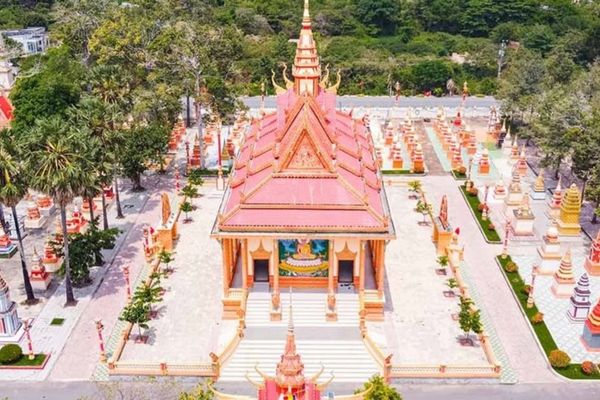 bãi đá bảy màu