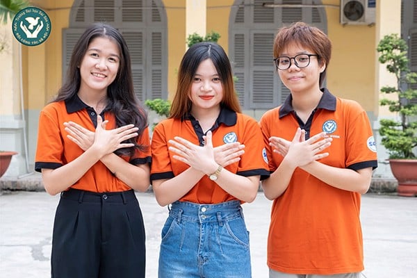 Đồng phục Đại học Sài Gòn