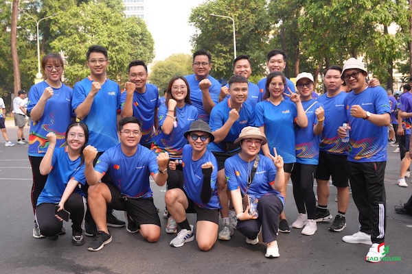 Đồng phục team building Sacombank