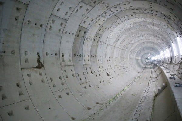 Đường hầm xuyên mặt đất tại Suối Tiên