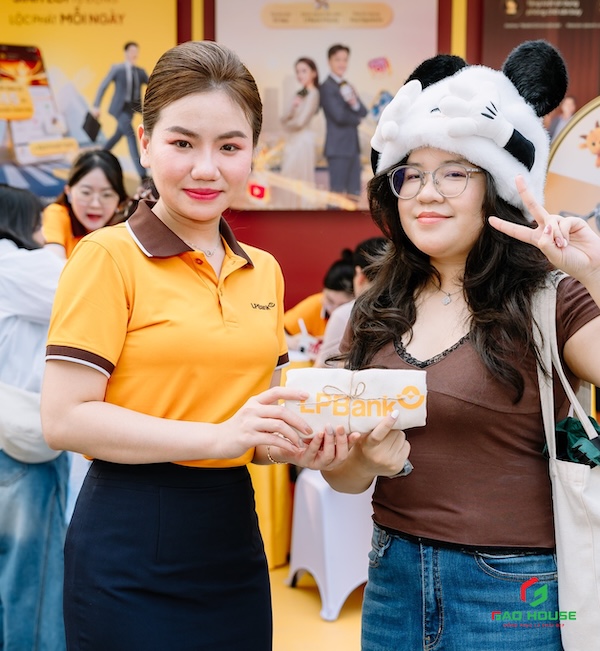 May áo đồng phục LPBank