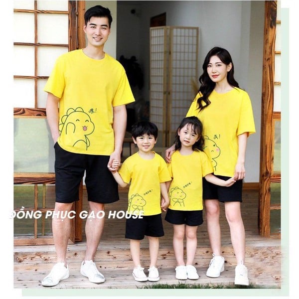 áo gia đình màu vàng quần lửng