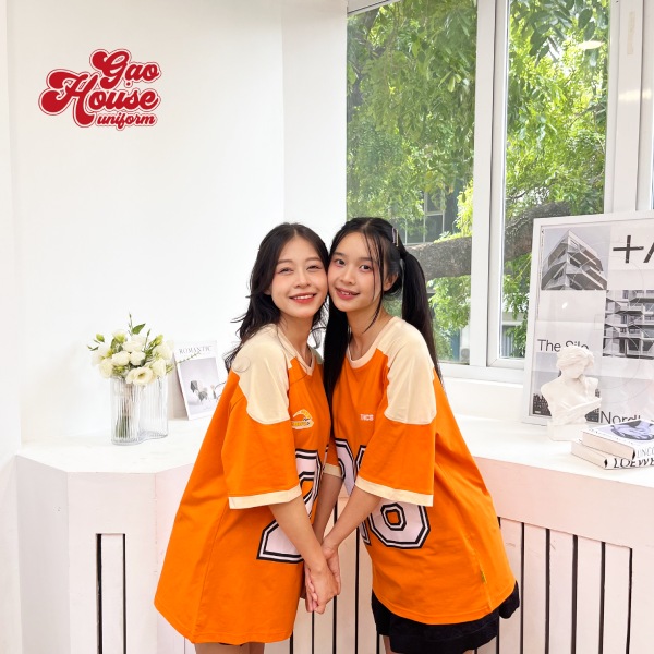 Áo lớp màu cam