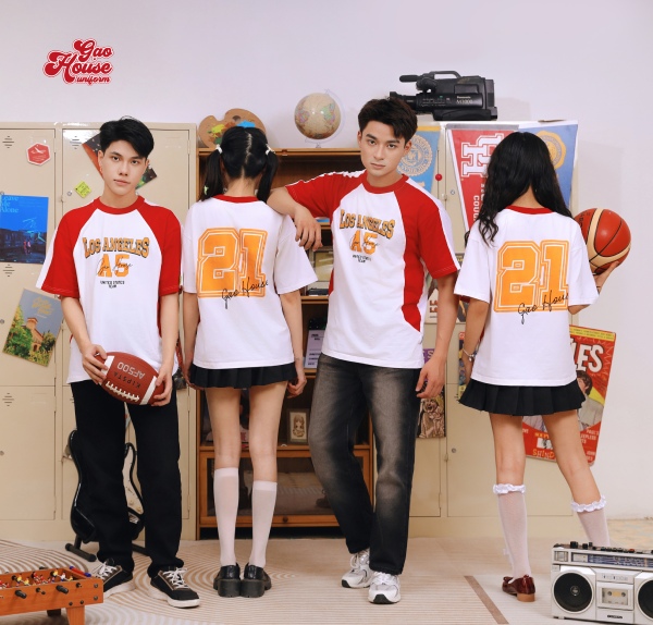 Áo lớp màu đỏ
