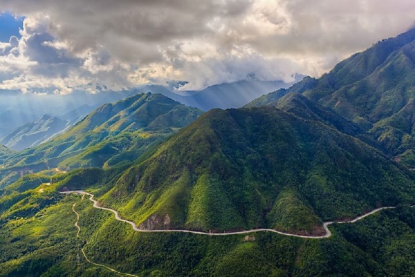 Di chuyển từ thành phố Lào Cai lên cổng trời Sapa