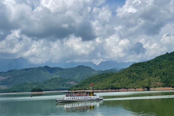 Khu du lịch hồ Núi Cốc