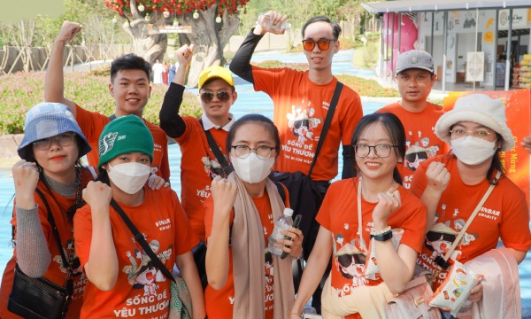 Mặc áo nhóm teambuilding đi du lịch rừng thông Núi Voi