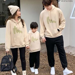 Áo hoodie gia đình mùa đông màu kem