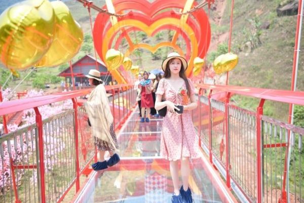 cầu tình yêu mộc châu