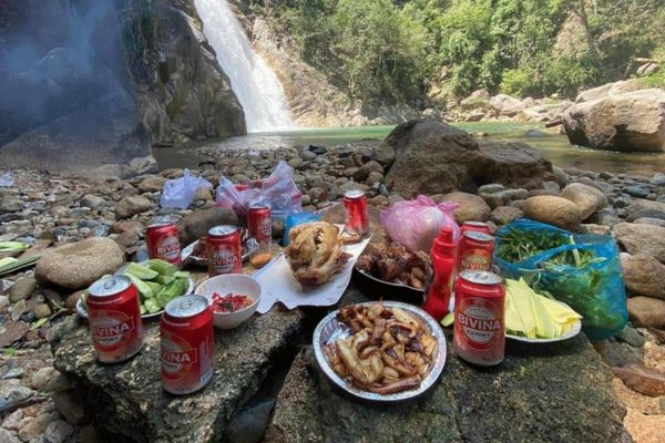 dã ngoại thác khuôn tát