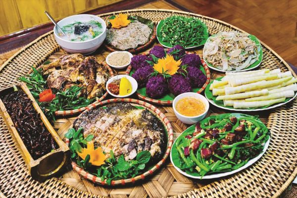 Đồi chè Tân Cương