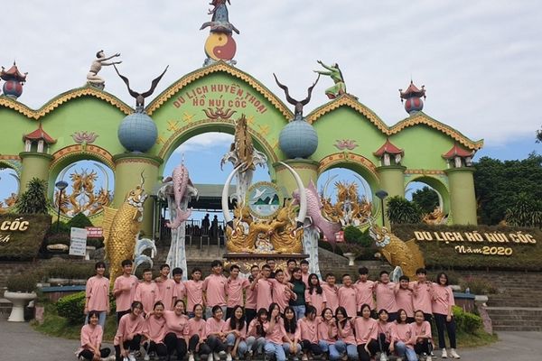 tham quan trại ngựa bá vân