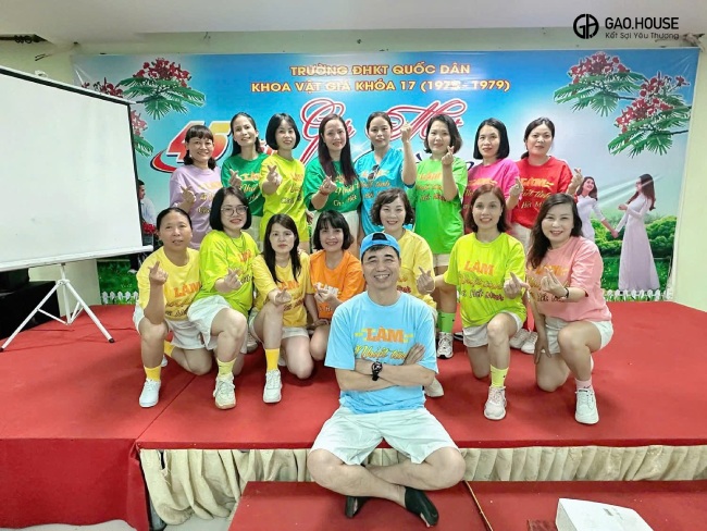 Áo thun đồng phục công ty team building