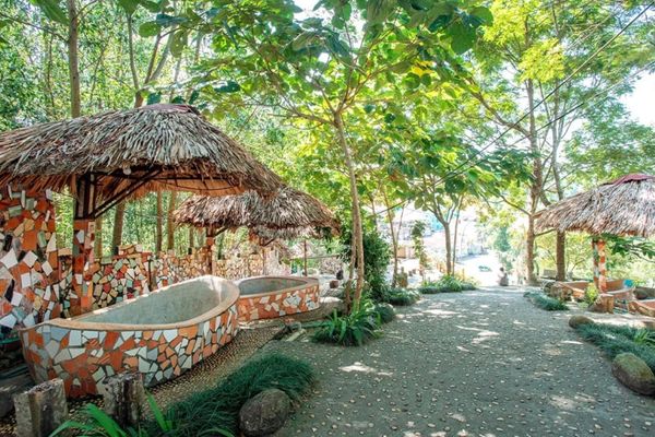suối khoáng nóng Tuyên Quang