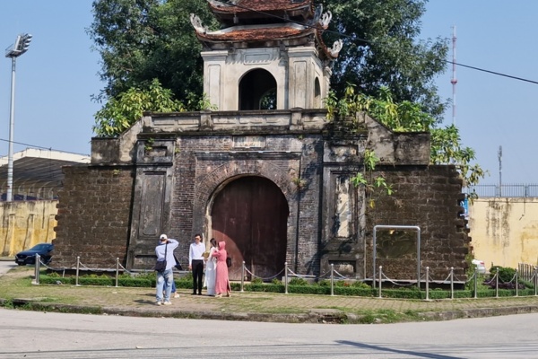 cửa chính thành cổ Vinh