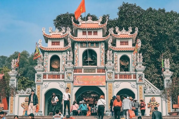 đền bà chúa kho