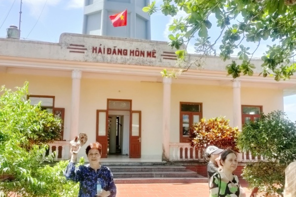 hải đăng đảo hòn mê