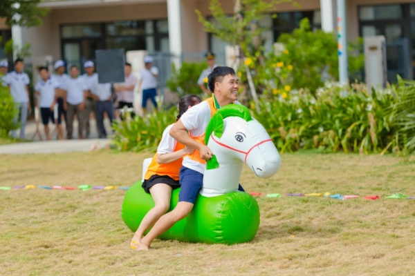 khách sạn bãi đá nhảy