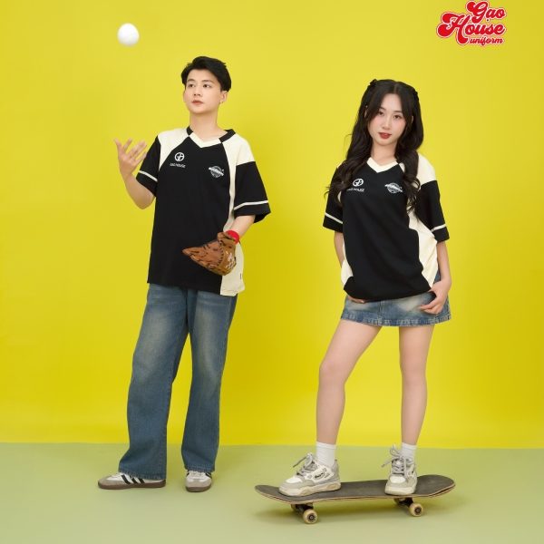 áo đồng phục lớp cổ V trắng đen
