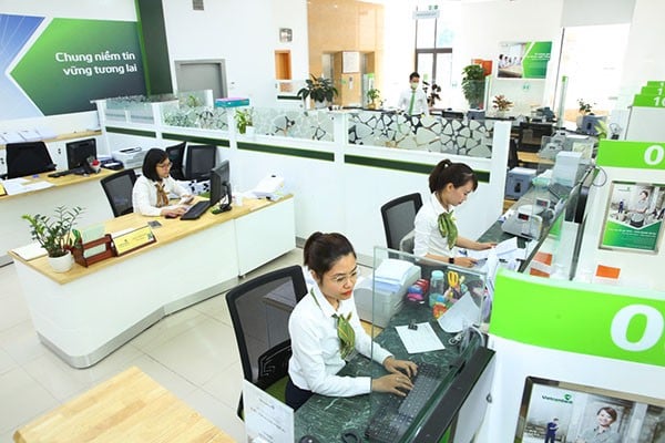 áo đồng phục của ngân hàng vietcombank