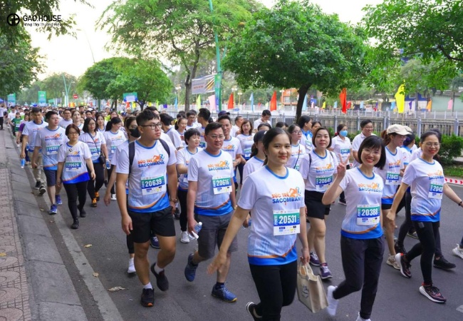 đồng phục giải chạy sacombank