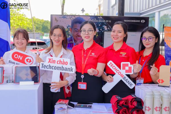Đồng phục Techcombank