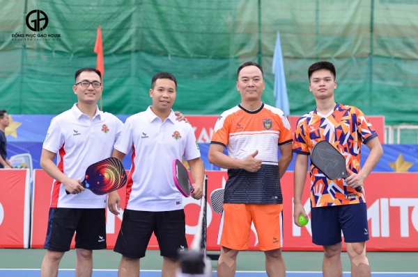 in đồng phục pickleball