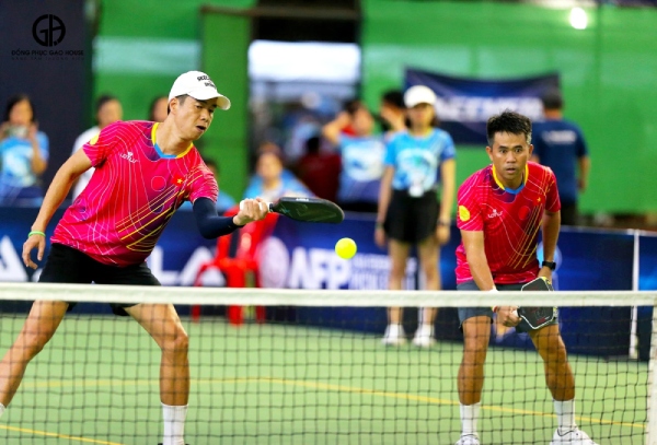 may đồng phục pickleball