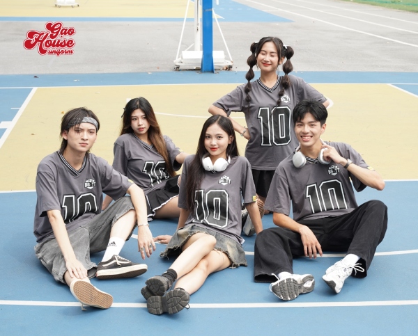 áo lớp cổ v cá tính