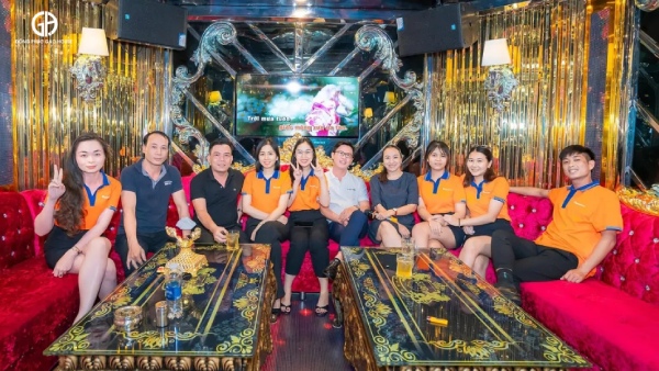 đồng phục karaoke đẹp