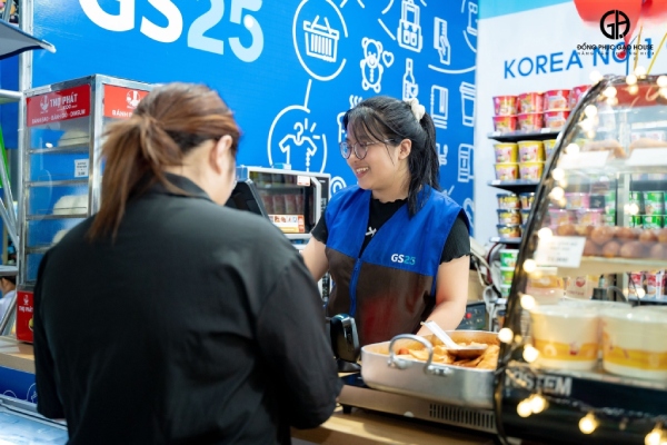 hình in logo đồng phục gs25