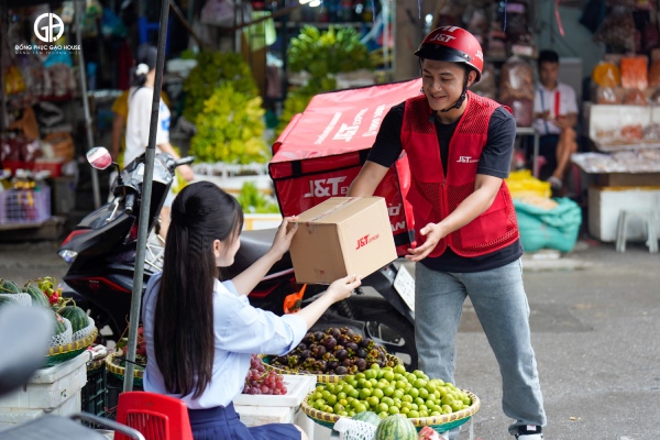 may đồng phục giao hàng j&t đẹp