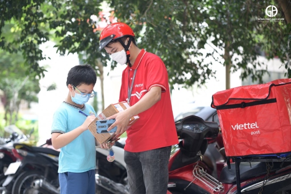 vải lacoste may đồng phục giao hàng viettel post