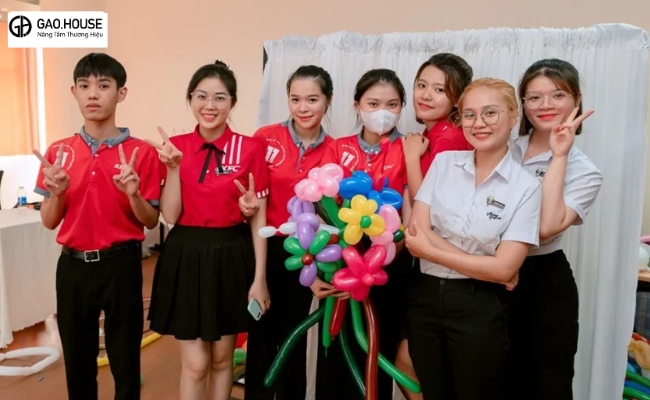 đặt may áo thun đồng phục của kfc
