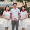 đồng phục họp lớp màu trắng phối bo tay đỏ