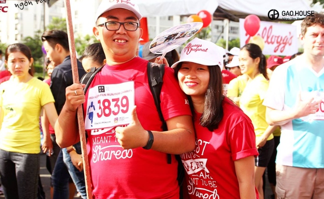 may đồng phục của kfc