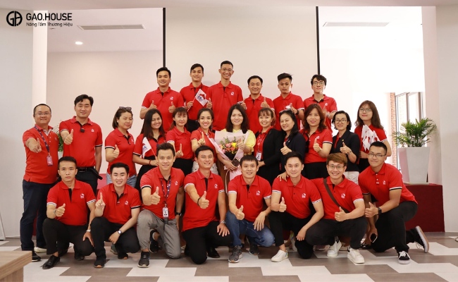 may đồng phục nhân viên kfc