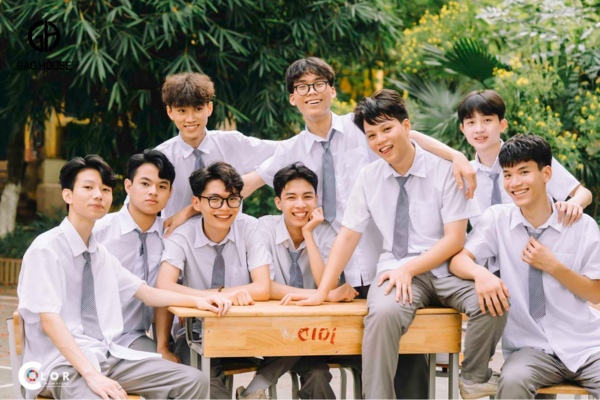 Áo sơ mi đồng phục Khoa học Xã hội và Nhân văn