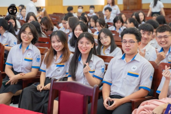 Áo sơ mi UTH mẫu cũ
