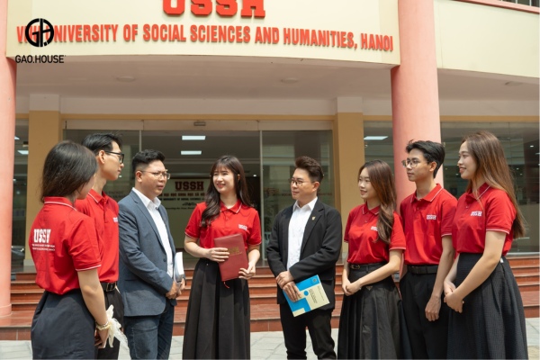 Áo thun đồng phục có cổ USSH màu đỏ