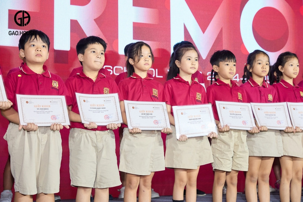Áo thun đồng phục học sinh quốc tế