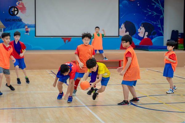 Áo thun đồng phục trường quốc tế màu cam