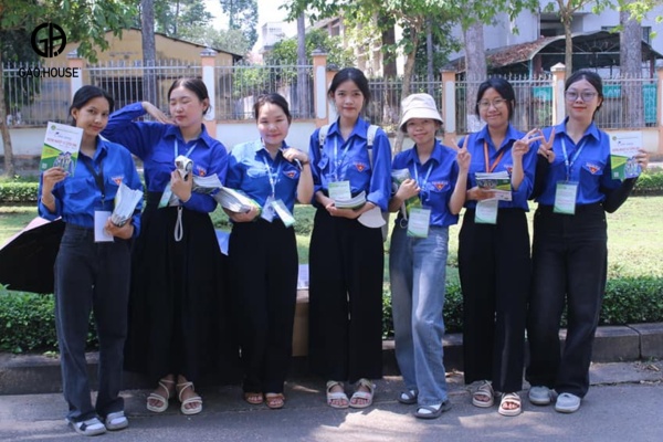 Áo tình nguyện viên đồng phục NLU