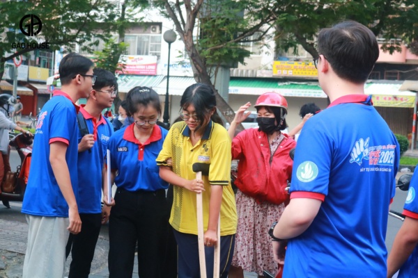 Công ty may đồng phục Gạo House may in đồng phục theo yêu cầu