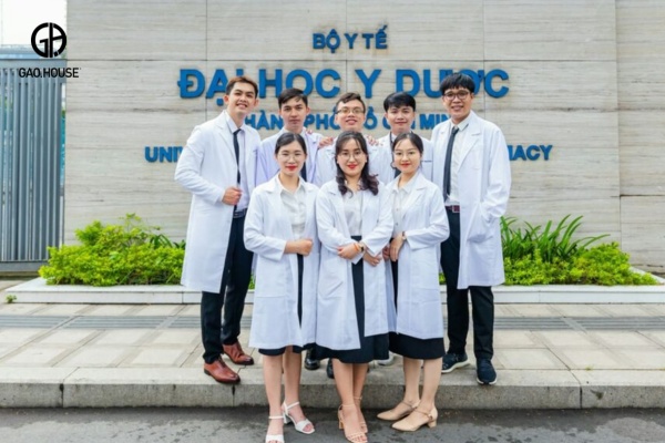 Đồng phục blouse khoa Dược UMP