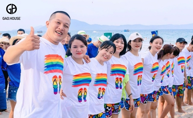Đồng phục đi biển công ty phù hợp mọi dáng người