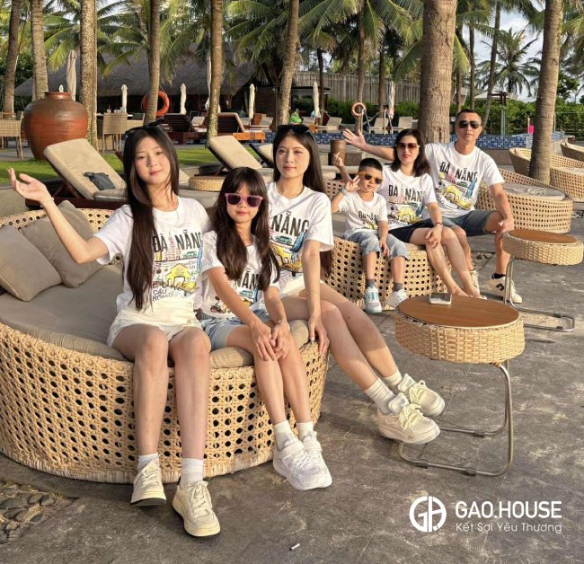 Feedback áo nhóm gia đình đi du lịch